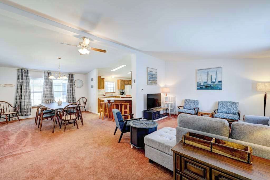 Photo of Livingroom in Country Club Estates