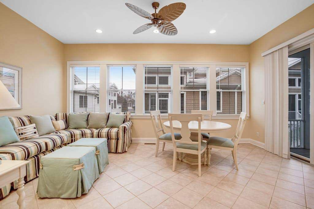 Photo of Livingroom in Bayside Village