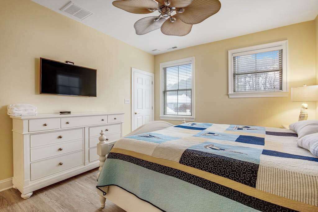 Photo of Bedroom in Bayside Village