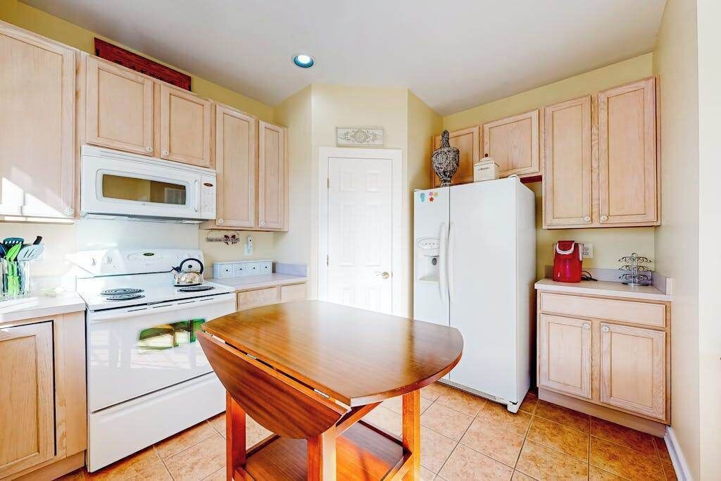 Photo of Kitchen in Villages of Five Points