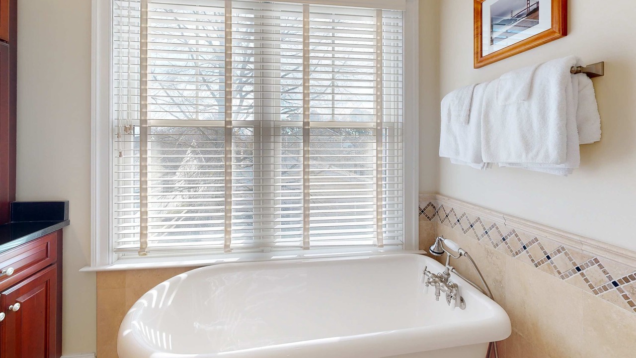 Photo of Bathroom in Country Club Estates