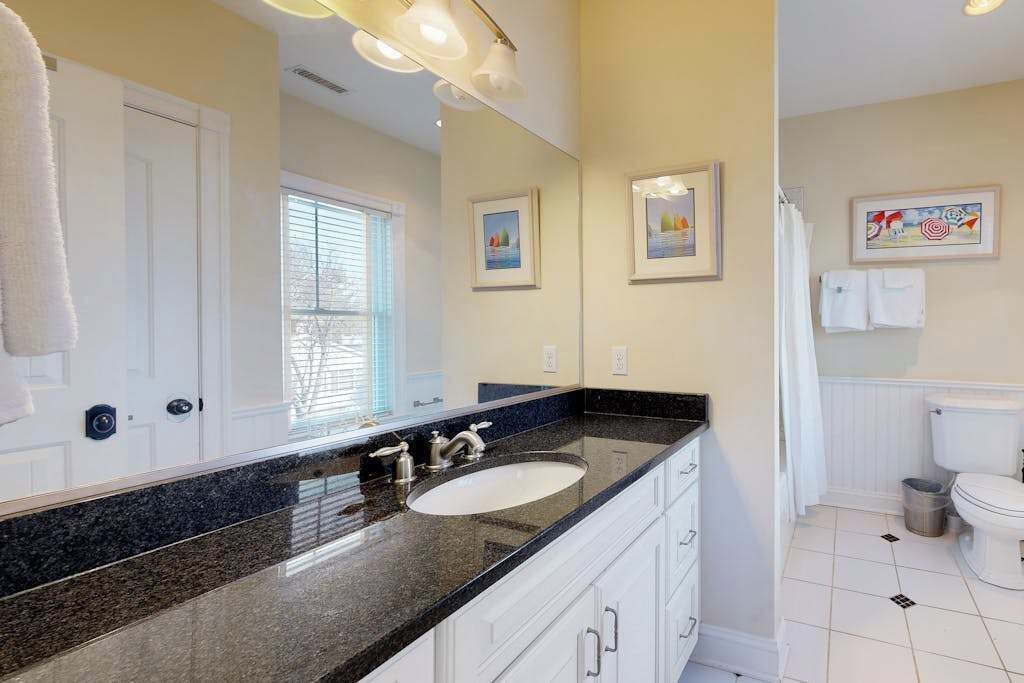 Photo of Bathroom in Country Club Estates