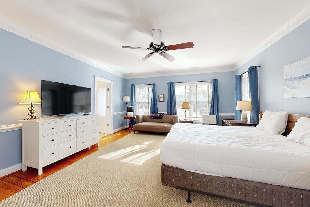 Photo of Bedroom in Country Club Estates