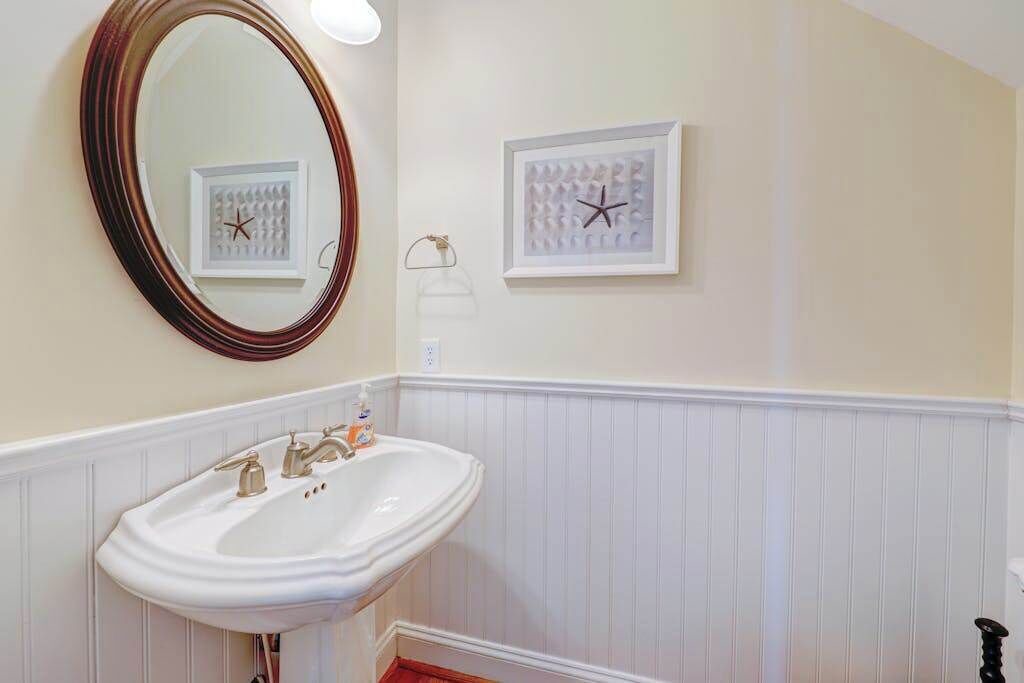 Photo of Bathroom in Country Club Estates