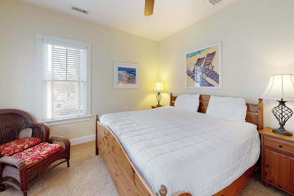 Photo of Bedroom in Country Club Estates