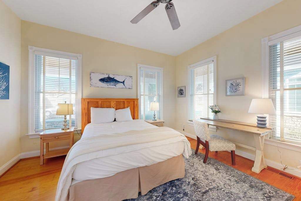 Photo of Bedroom in Country Club Estates