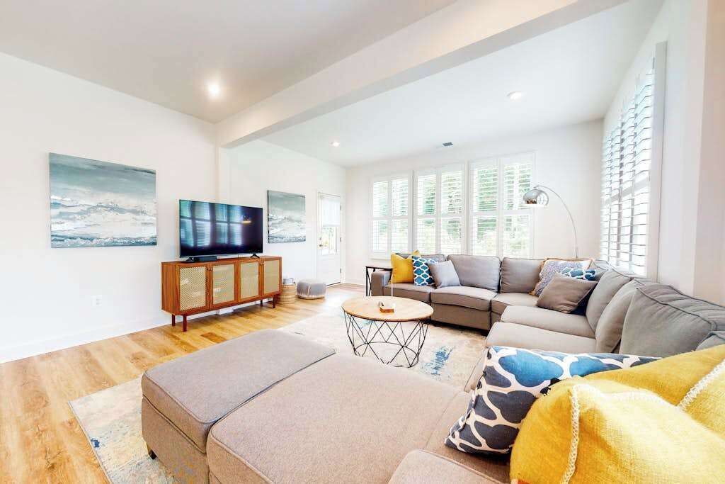 Photo of Livingroom in Bayside