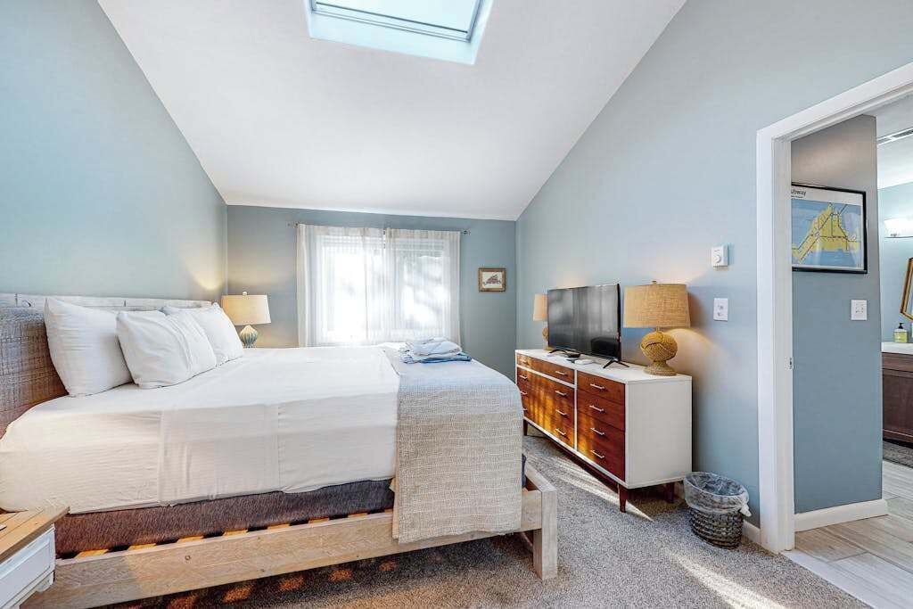 Photo of Bedroom in West Tisbury