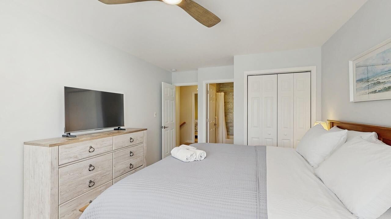 Photo of Bedroom in Country Club Estates