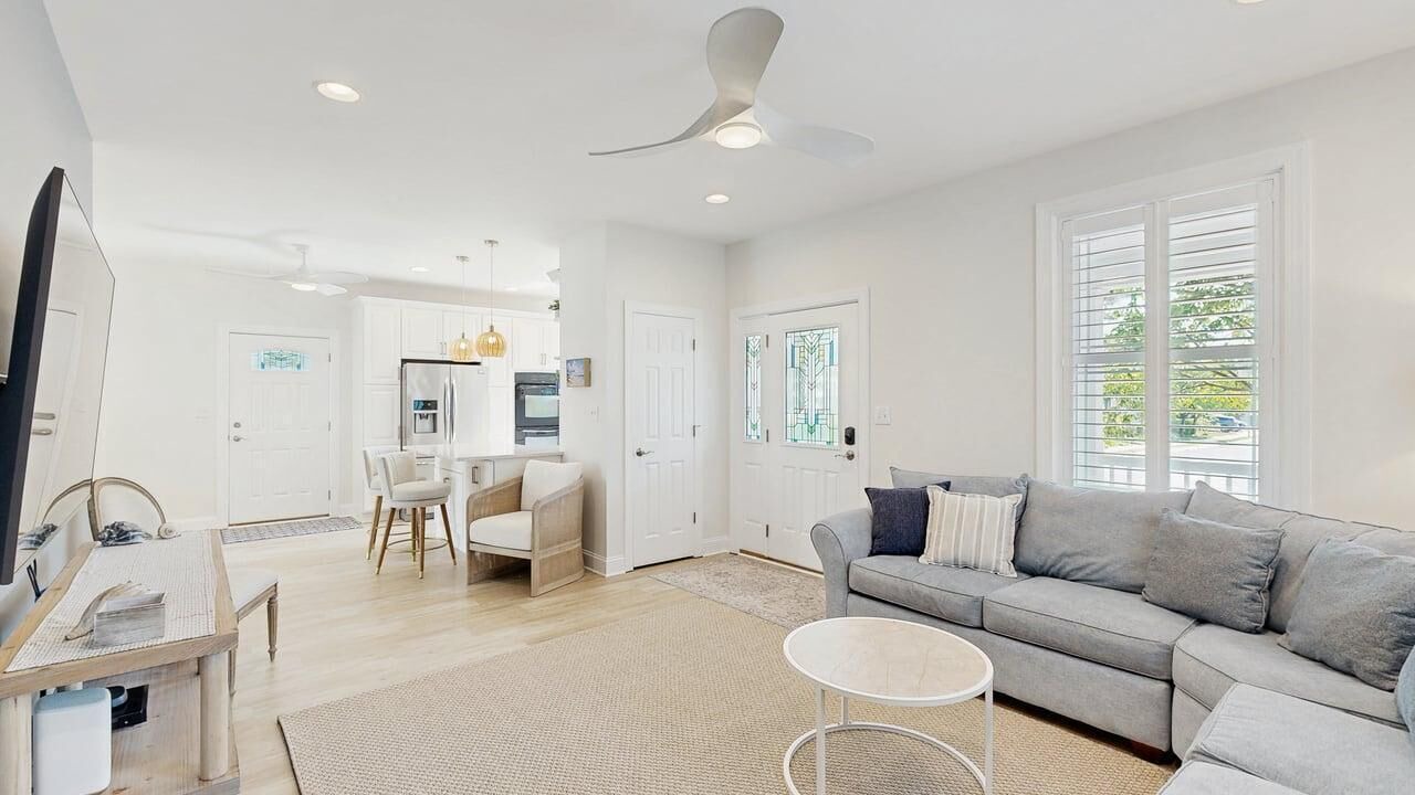 Photo of Livingroom in Country Club Estates