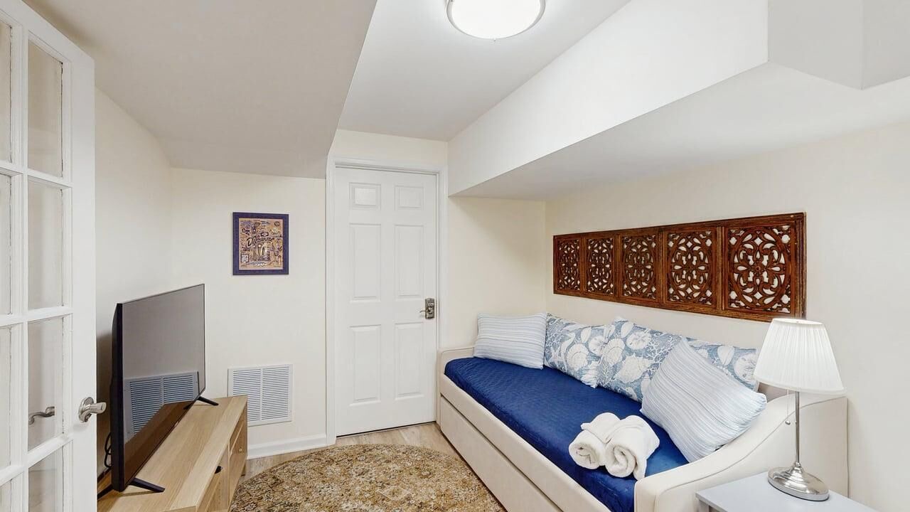 Photo of Livingroom in Country Club Estates