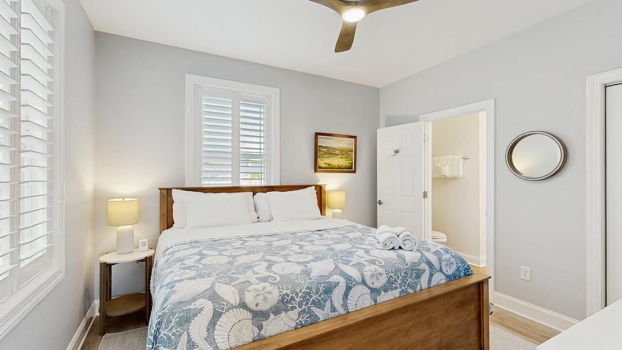 Photo of Bedroom in Country Club Estates