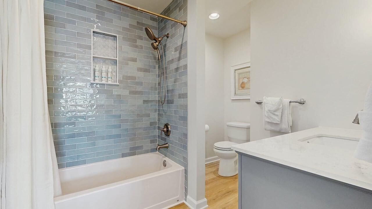 Photo of Bathroom in Country Club Estates