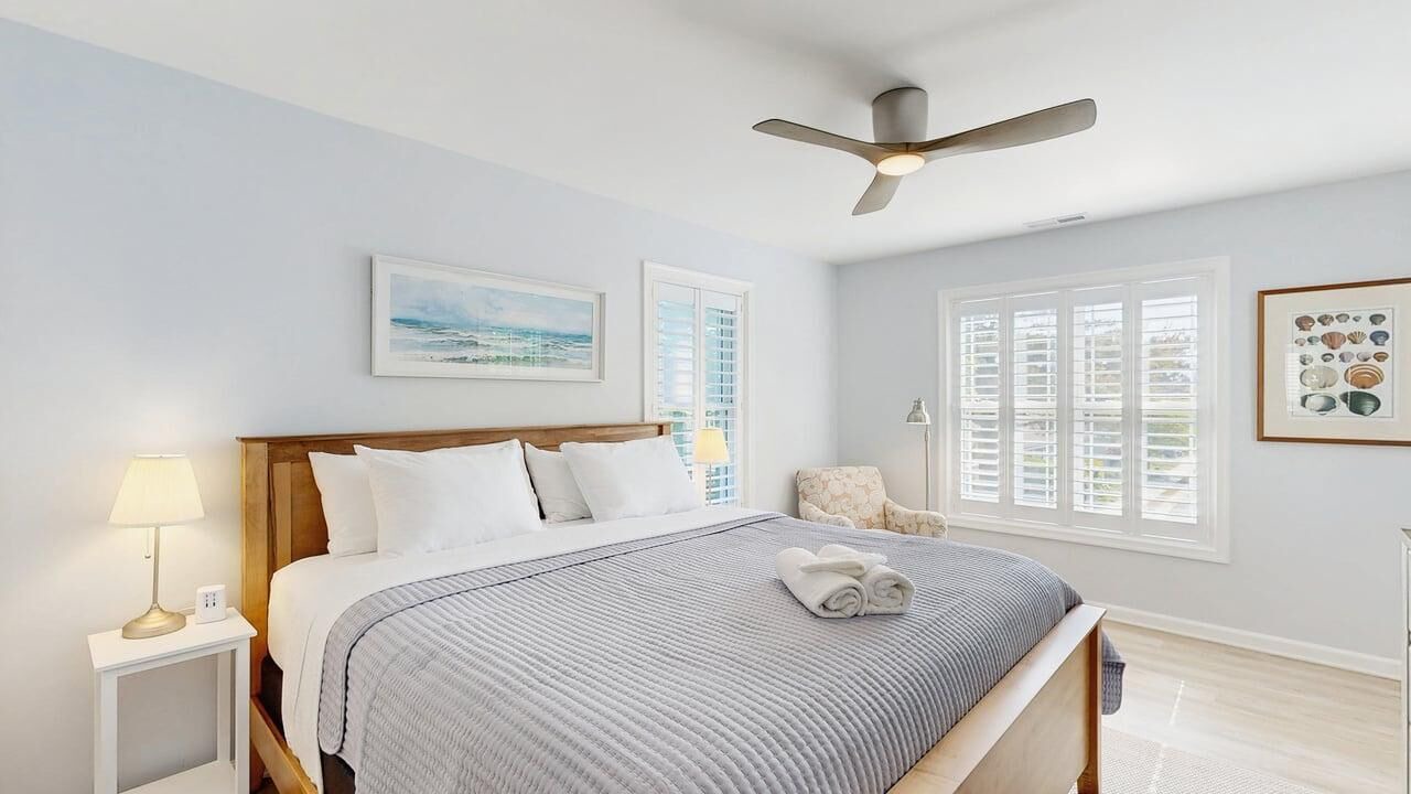 Photo of Bedroom in Country Club Estates
