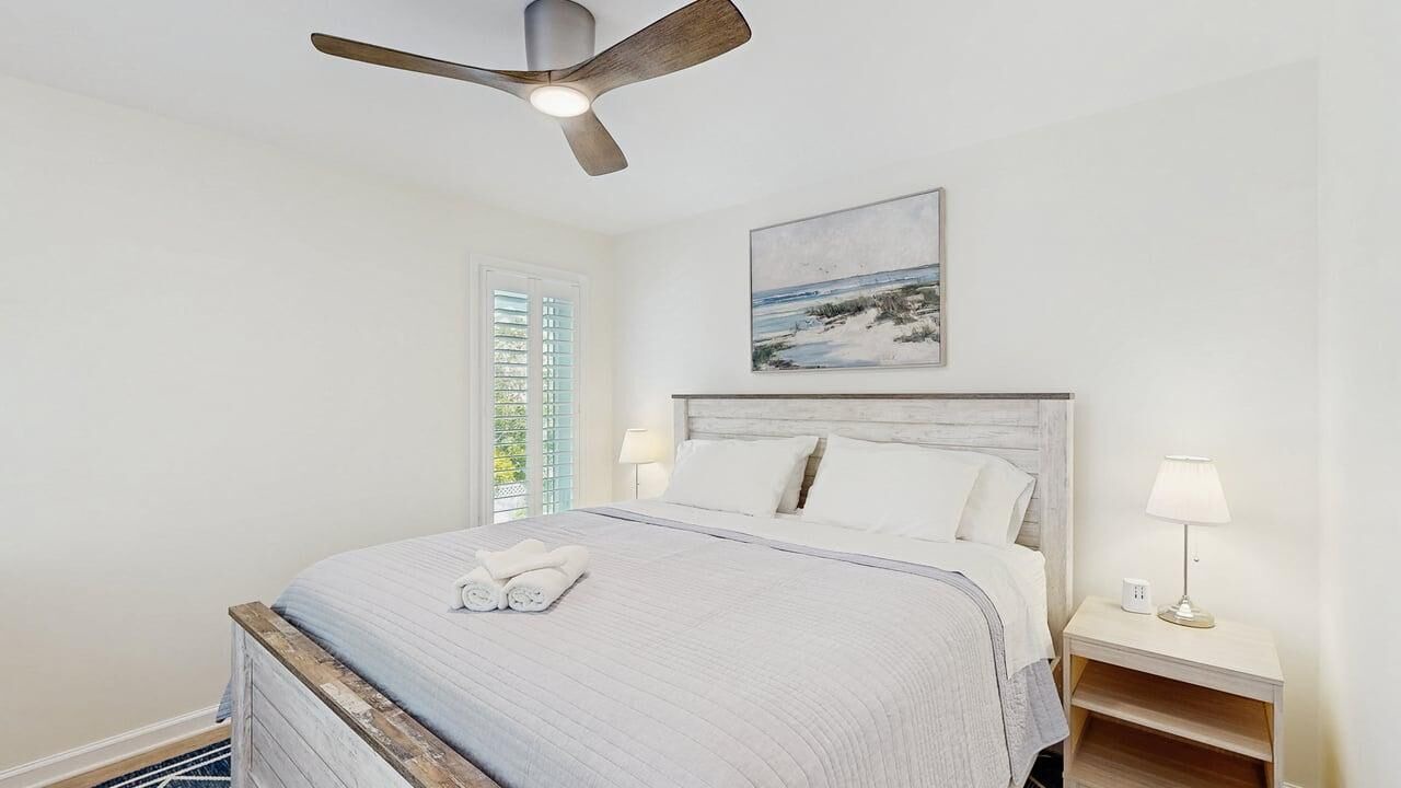 Photo of Bedroom in Country Club Estates