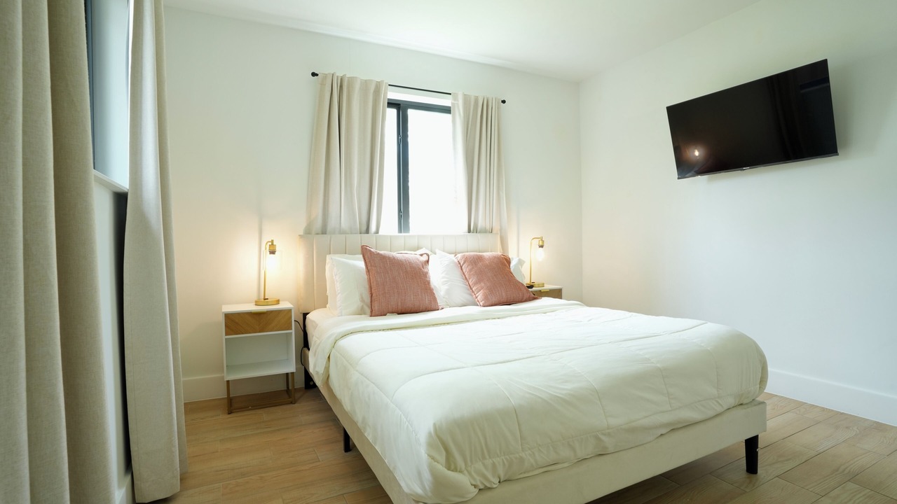 Photo of Bedroom in North Central Hollywood