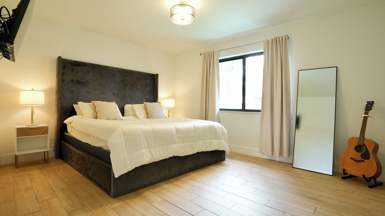 Photo of Bedroom in North Central Hollywood