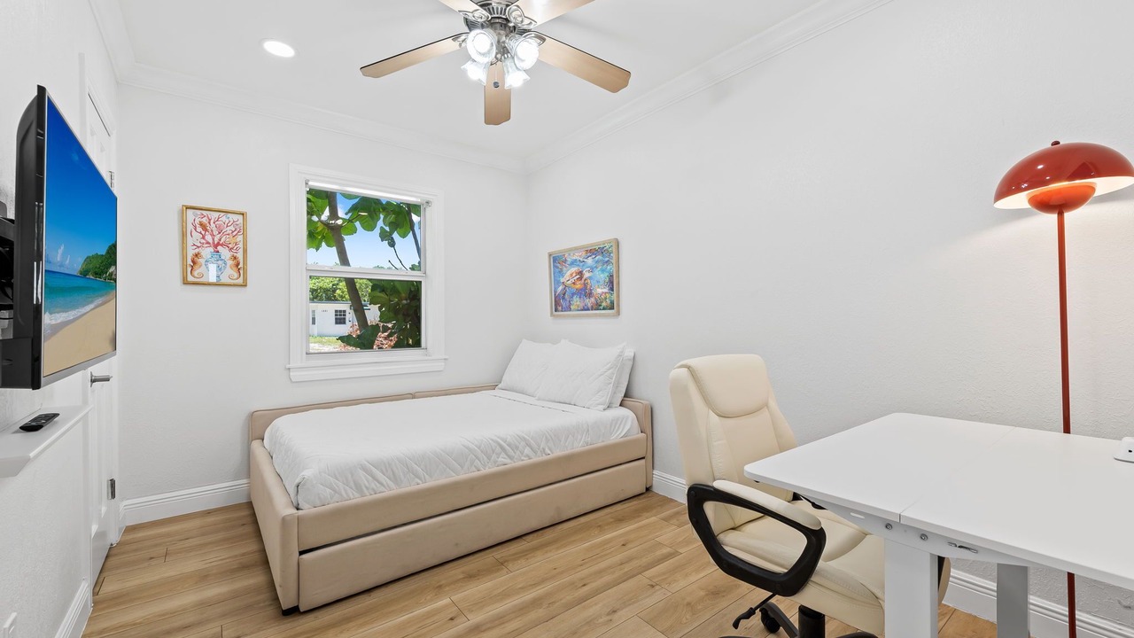 Photo of Bedroom in South Middle River