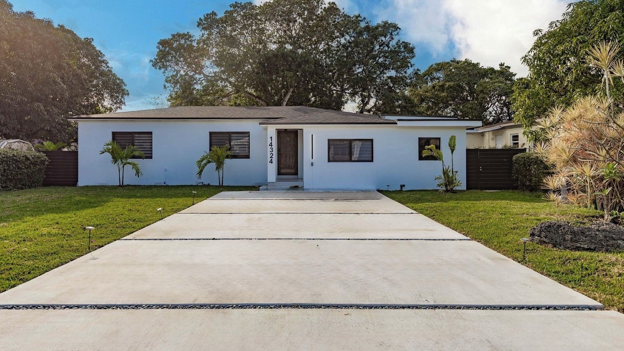 Photo of Outdoor in Golden Glades