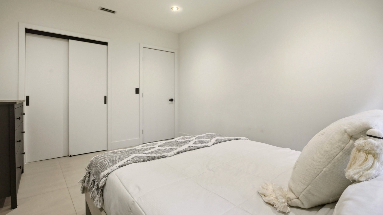 Photo of Bedroom in Golden Glades