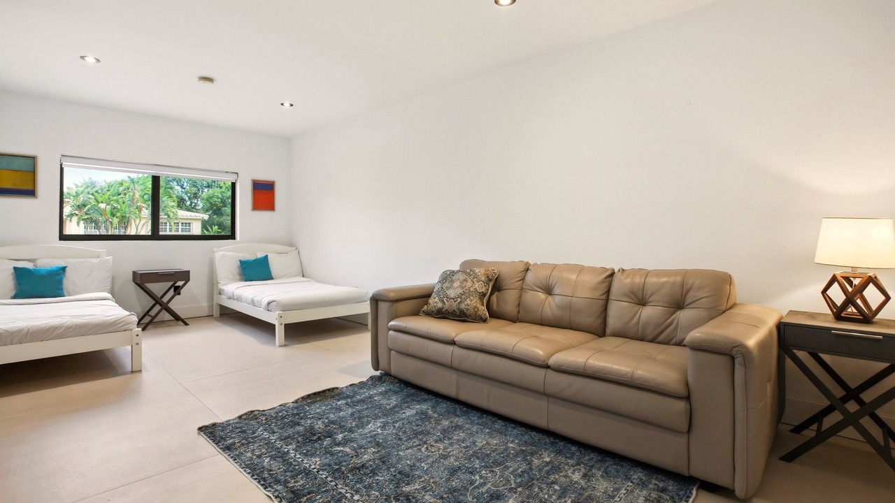 Photo of Livingroom in Golden Glades