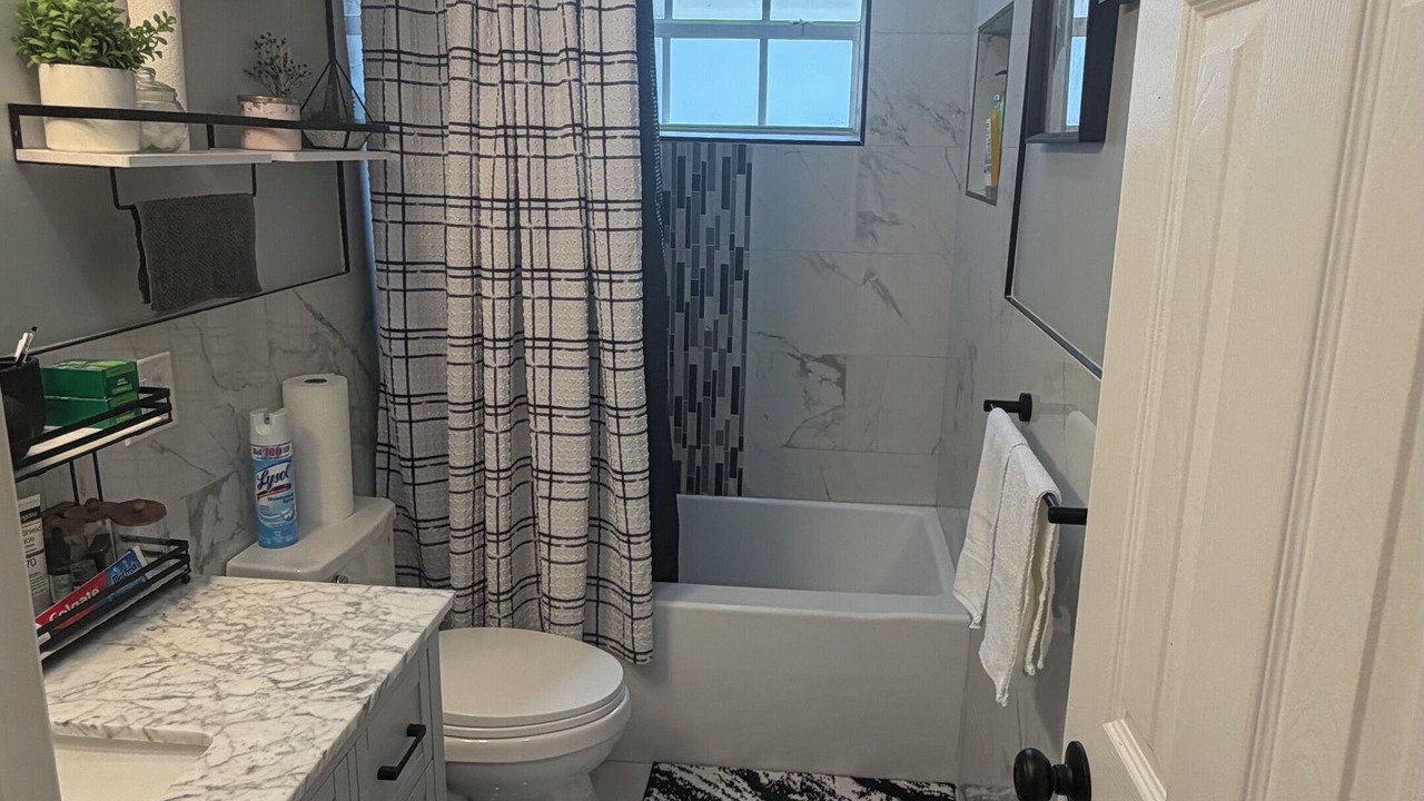 Photo of Bathroom in Miramar