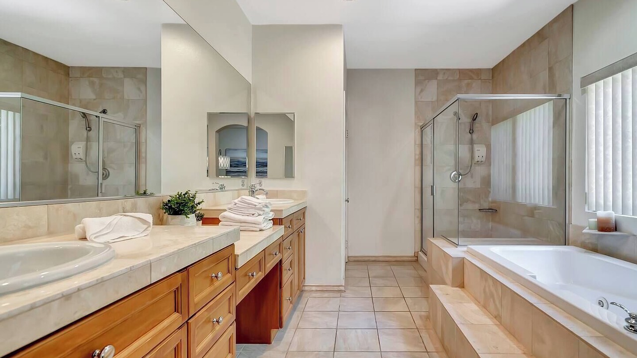 Photo of Bathroom in Tarzana