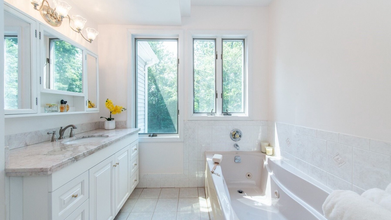 Photo of Bathroom in Glen Ridge