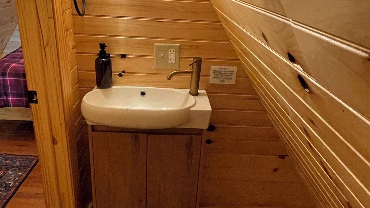 Photo of Bathroom in Edray