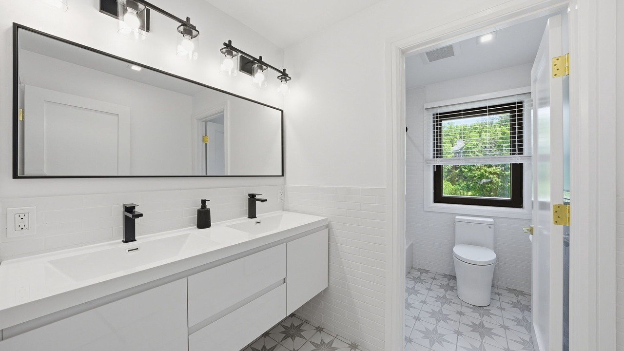 Photo of Bathroom in Hewitt