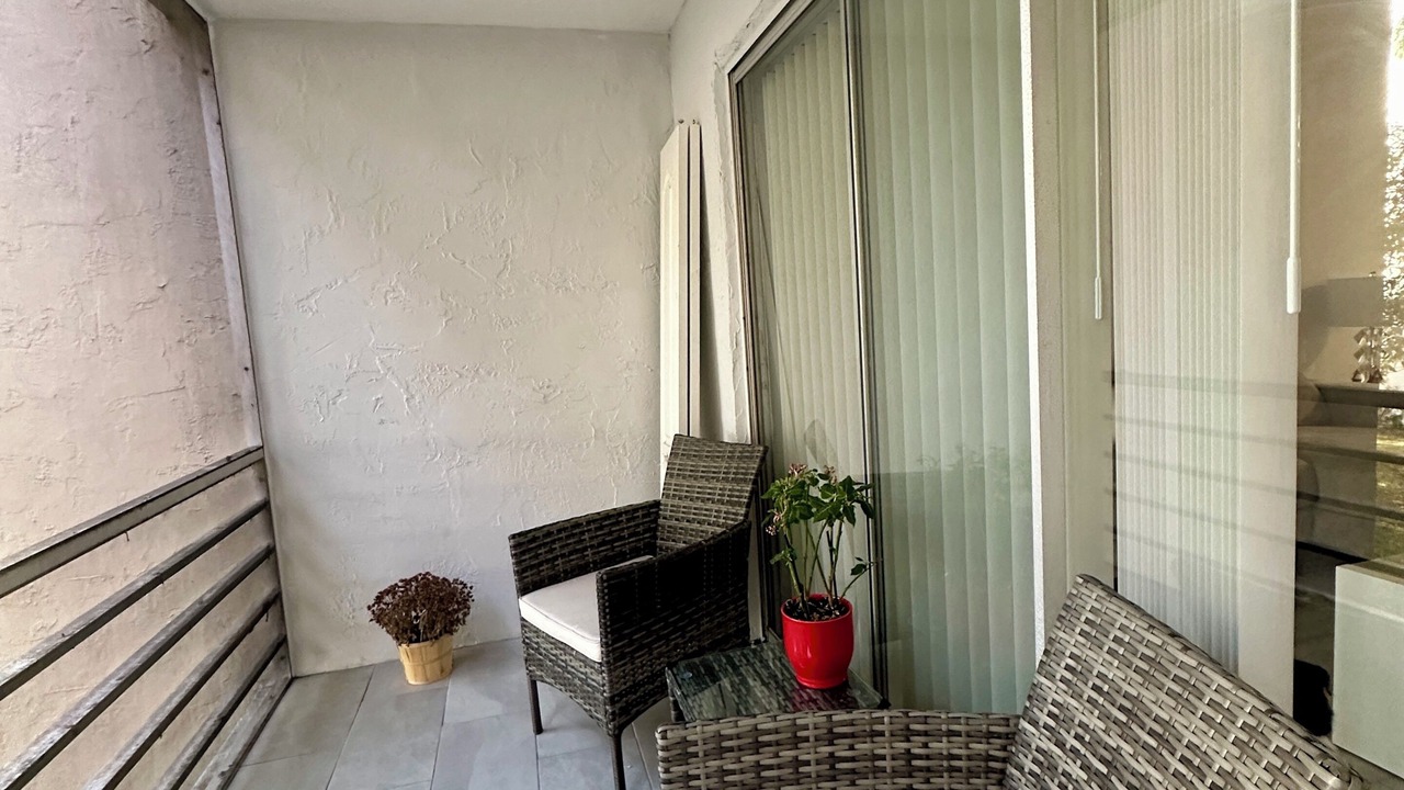 Photo of Patio Balcony in Inverrary