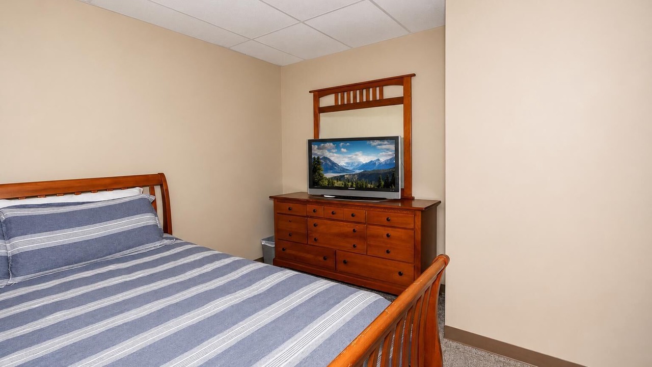 Photo of Bedroom in Snowshoe
