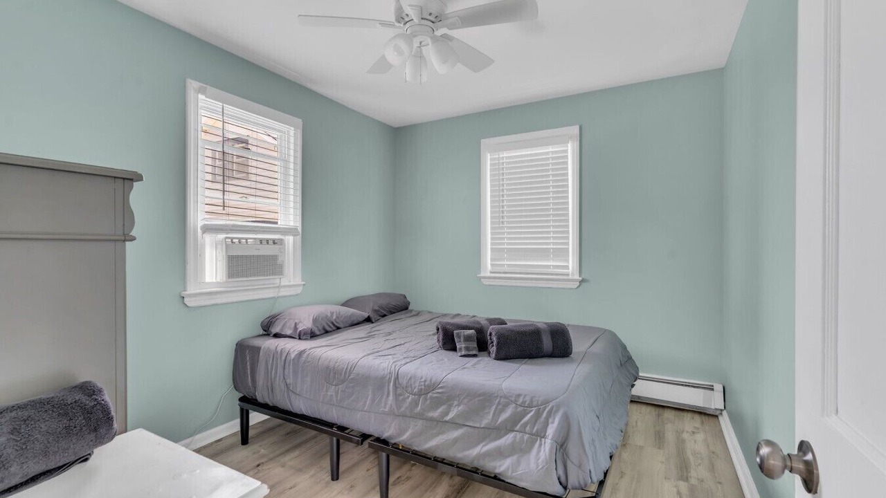 Photo of Bedroom in Seaside Heights