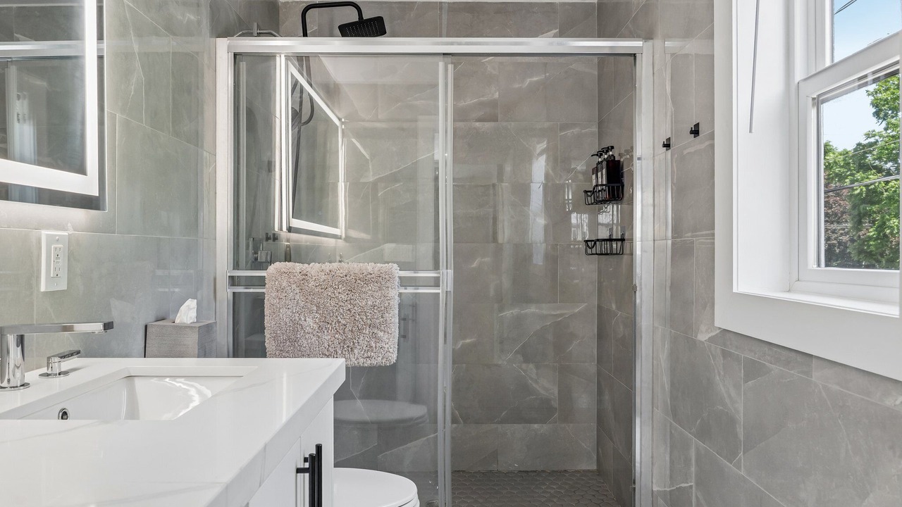 Photo of Bathroom in Linden