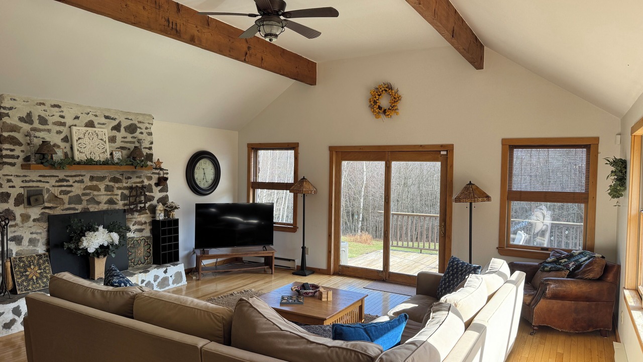 Photo of Livingroom in Town of Conesville