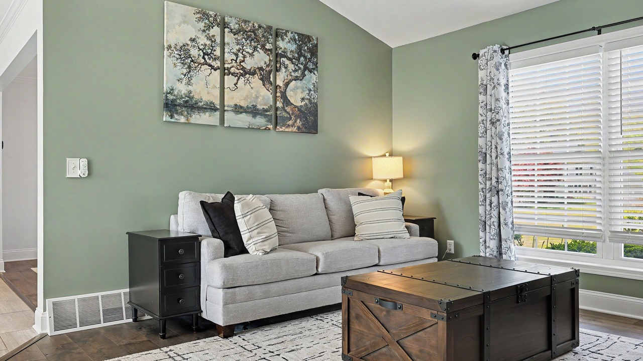 Photo of Livingroom in Saratoga Springs