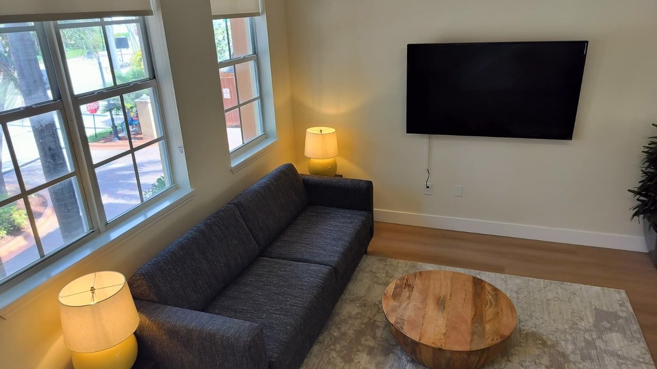 Photo of Livingroom in Hallandale Beach