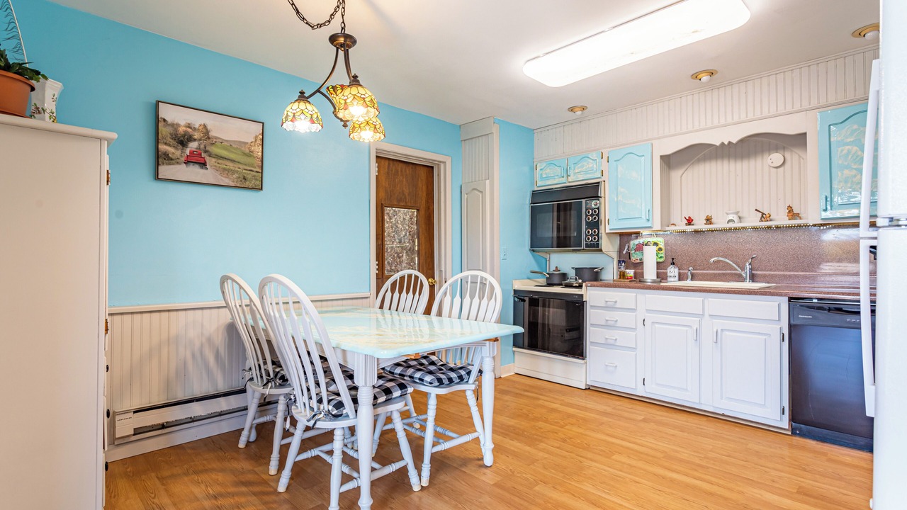 Photo of Kitchen in Town of Broome