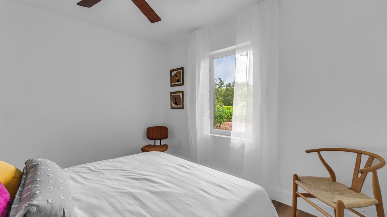 Photo of Bedroom in Biscayne Park
