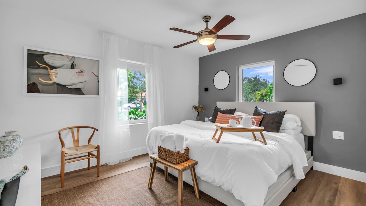 Photo of Bedroom in Biscayne Park