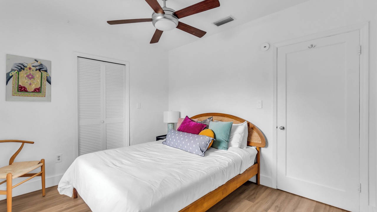 Photo of Bedroom in Biscayne Park