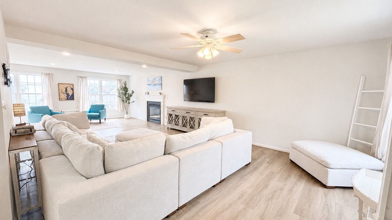 Photo of Livingroom in Chesapeake Beach
