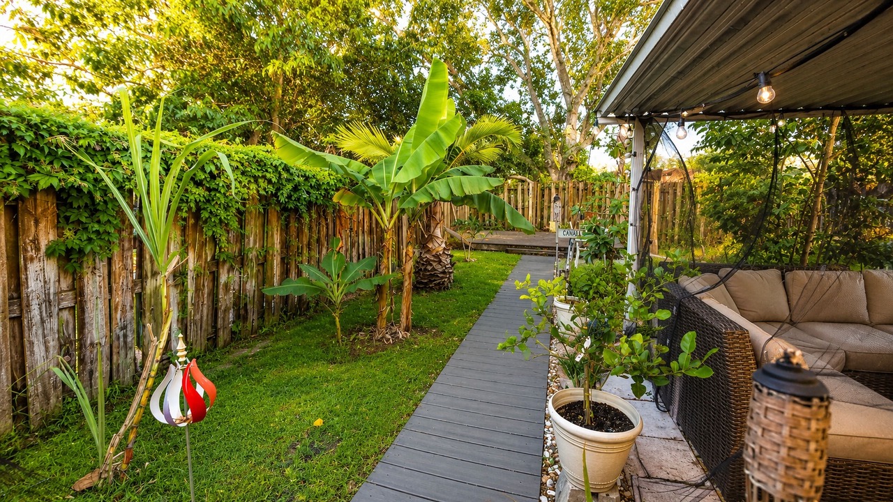 Photo of Patio Balcony in Survey Creek