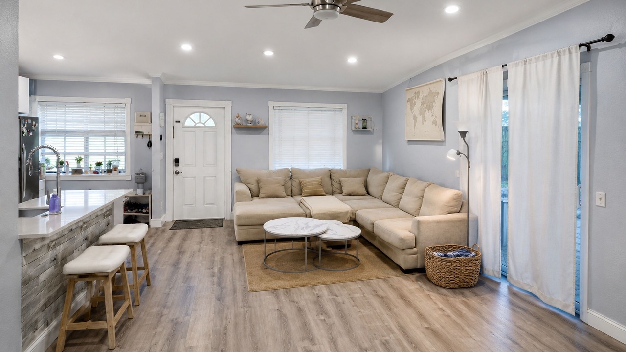 Photo of Livingroom in Survey Creek