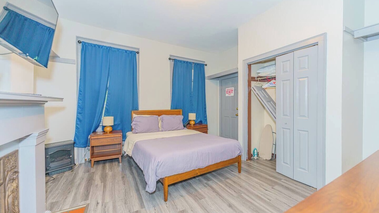 Photo of Bedroom in Downtown Albany