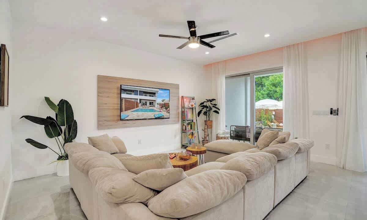 Photo of Livingroom in Lake Ridge