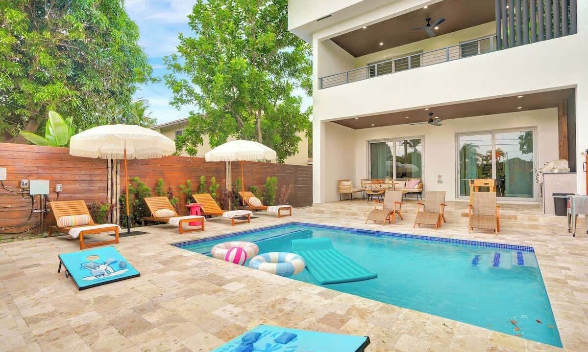 Photo of Outdoor in Poinsettia Heights