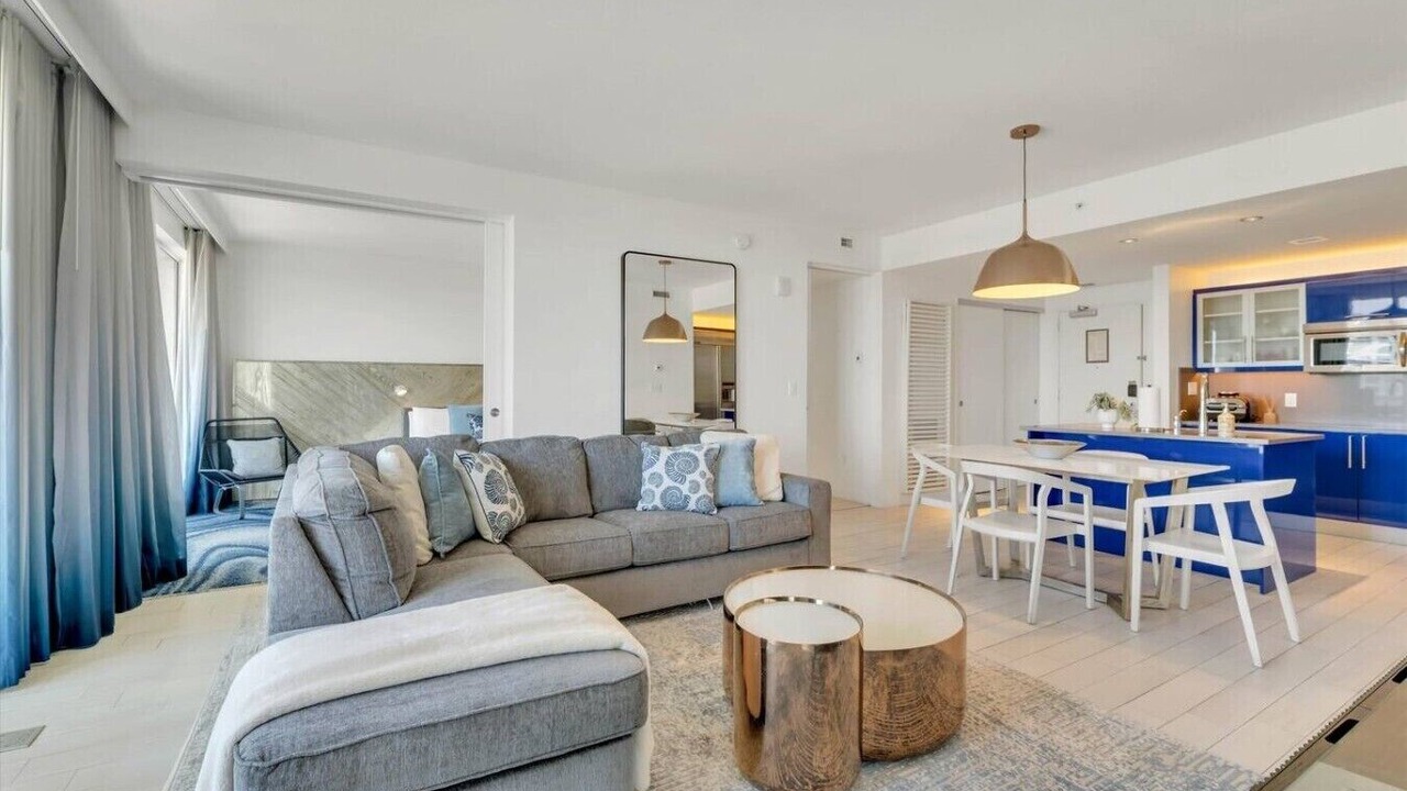 Photo of Livingroom in Central Beach