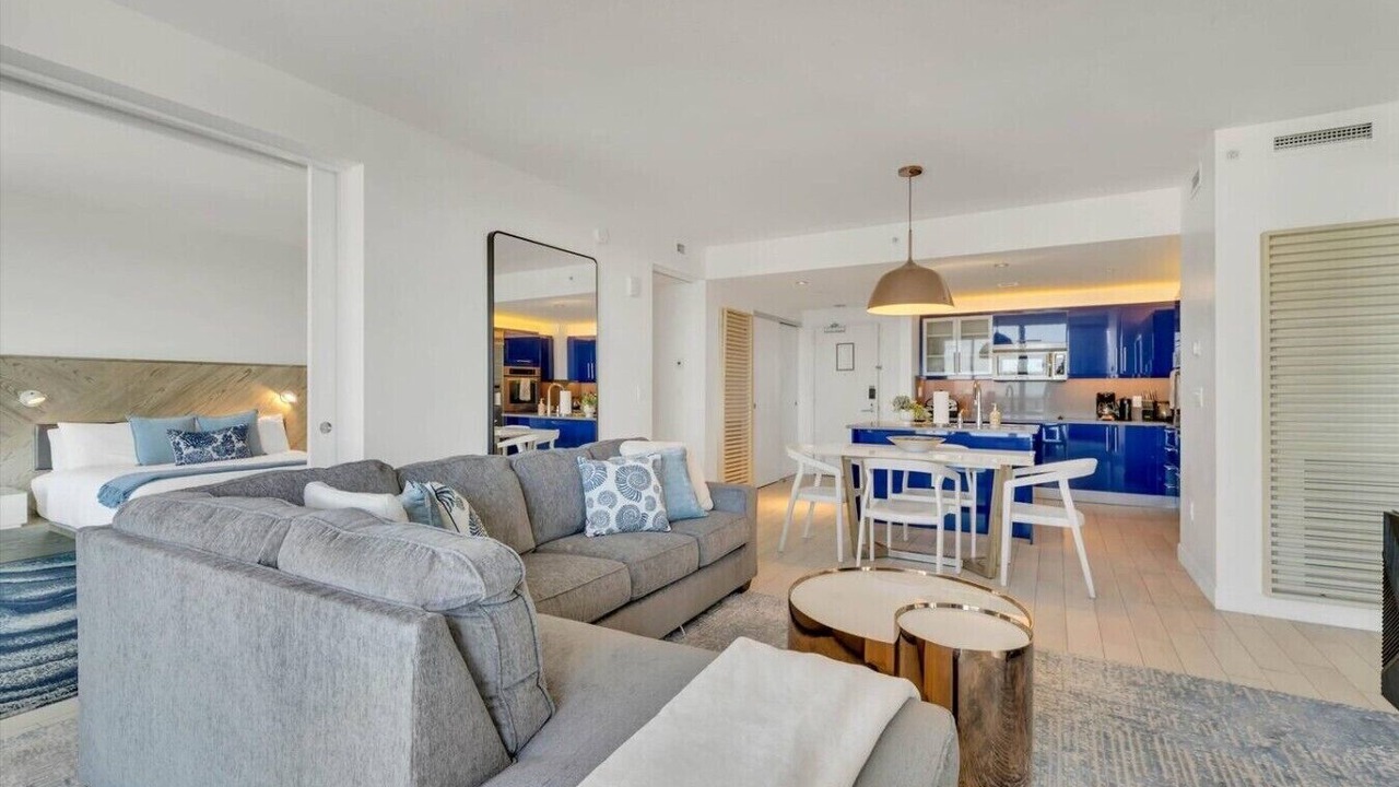 Photo of Livingroom in Central Beach