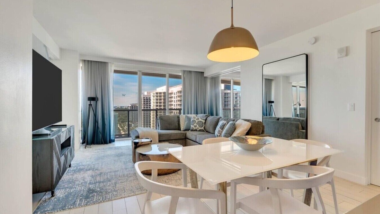 Photo of Livingroom in Central Beach